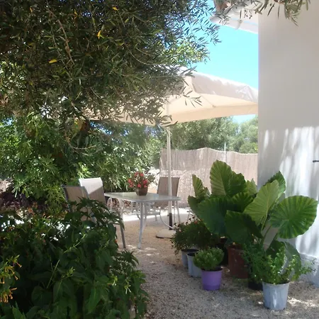 Peter's Cottage, Near Fiscardo, Kefalonia بيت للعطل *