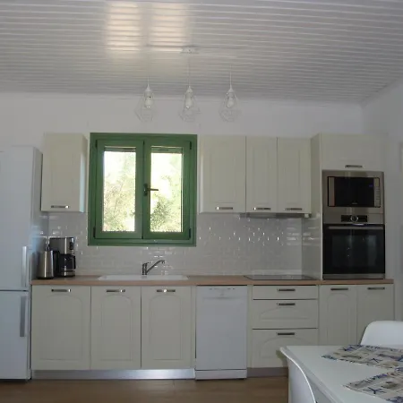 بيت للعطل Peter's Cottage, Near Fiscardo, Kefalonia فيسكاردو